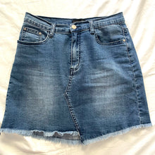 Load image into Gallery viewer, Country Denim Size 10 Blue Denim Short Skirt RRP $54.95 Casual Stretchy
