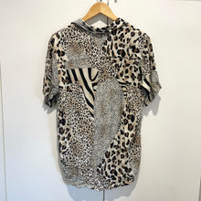 Load image into Gallery viewer, Silent Theory Size 10 - 12 Leopard Print Shirt Unisex RRP $89 Safari
