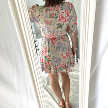 Load image into Gallery viewer, Kivari Size 8 - 10 Pink Floral Short Dress RRP $229 Cocktail Party Summer
