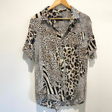 Load image into Gallery viewer, Silent Theory Size 10 - 12 Leopard Print Shirt Unisex RRP $89 Safari
