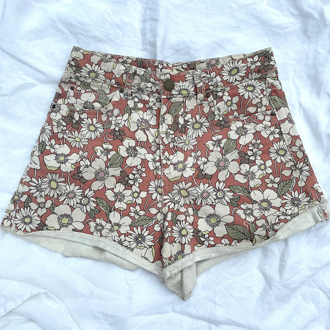 Billabong Size 8 Pink Floral Retro Denim shorts RRP $69 Summer Boho