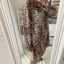 Load image into Gallery viewer, Jantzen Size 12- 14 Dress Shirt RRP $110 Resortwear Beach Leopard Print
