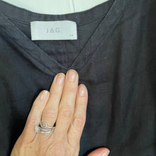 Load image into Gallery viewer, Jag Size 14 Black Top RRP $100 Summer Casual Linen V Neck Summer Casual
