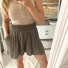 Load image into Gallery viewer, Sportsgirl Size 10 Khaki Skorts Shorts with Pockets Boho Casual
