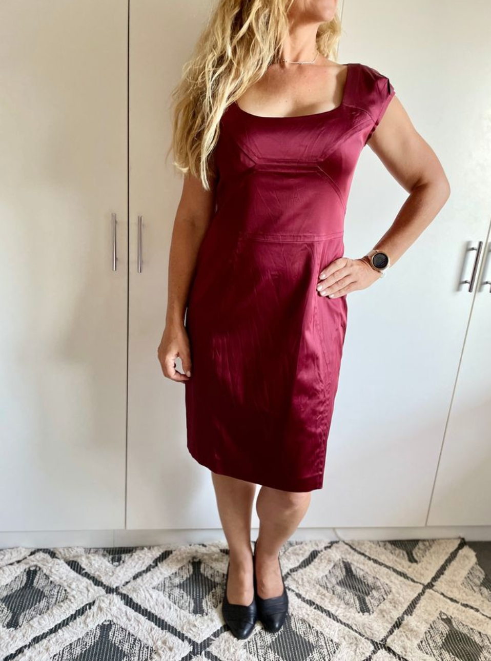 Size 14 CUE in the City Burgundy Knee Length Dress