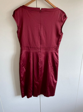 Load image into Gallery viewer, Size 14 CUE in the City Burgundy Knee Length Dress
