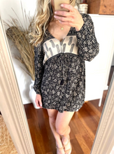 Load image into Gallery viewer, AMUSE SOCIETY Long sleeve Paisley black top XS 6 8 10

