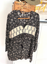 Load image into Gallery viewer, AMUSE SOCIETY Long sleeve Paisley black top XS 6 8 10
