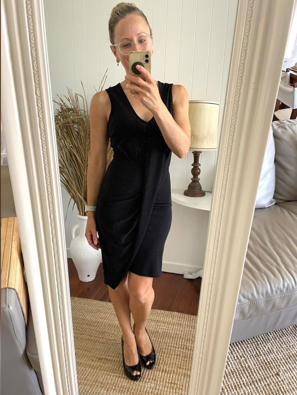Size 6 SHEIKE Black Knee Length Draped stretchy cocktail dress
