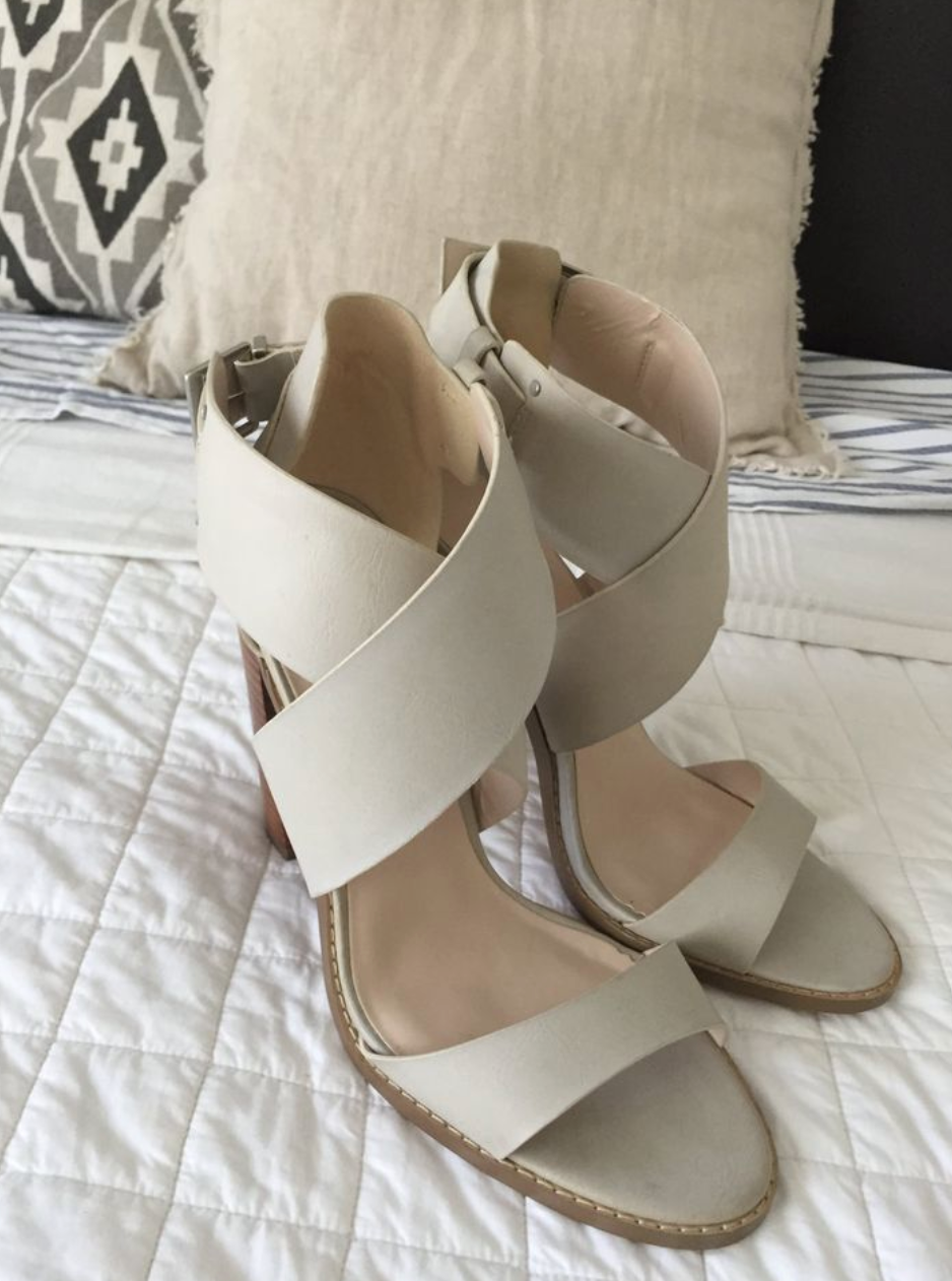 Size 39 FOREVER NEW Bone colour cross over block high heels